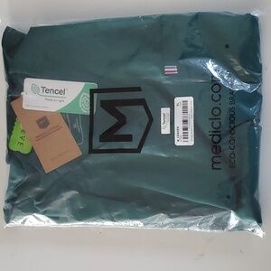 Men's TENCEL  crevan essential scrub top new